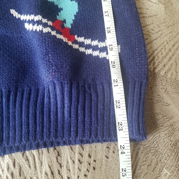 Women’s Alpine Skier Graphic Sweater Blue Medium - Picture 12 of 15